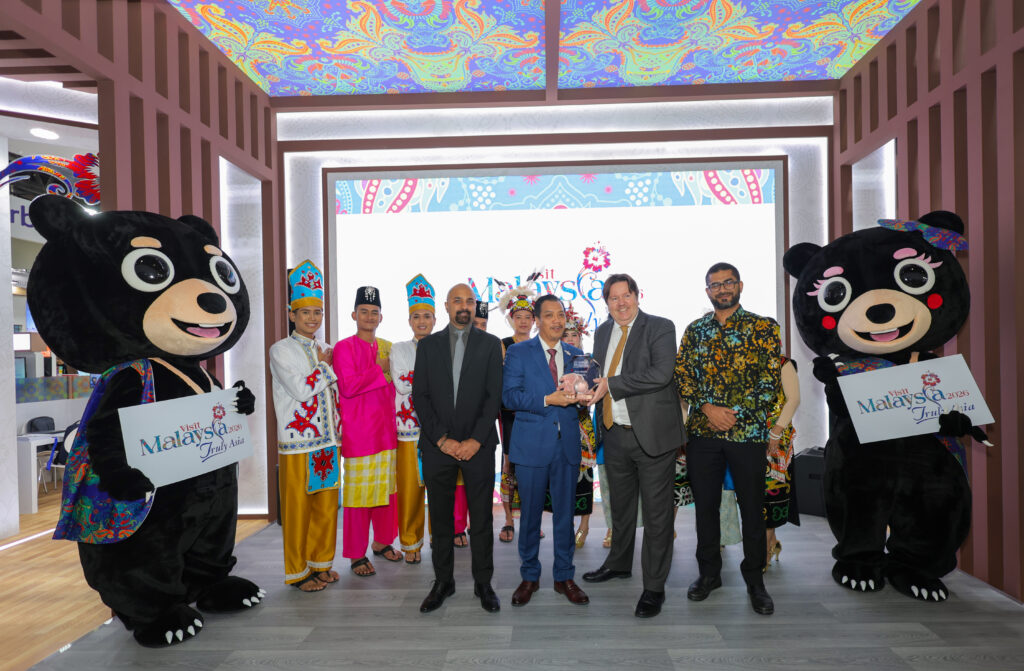 "Arabian Travel Market Dubai: Tourism Malaysia."
Tour Africa Mag.