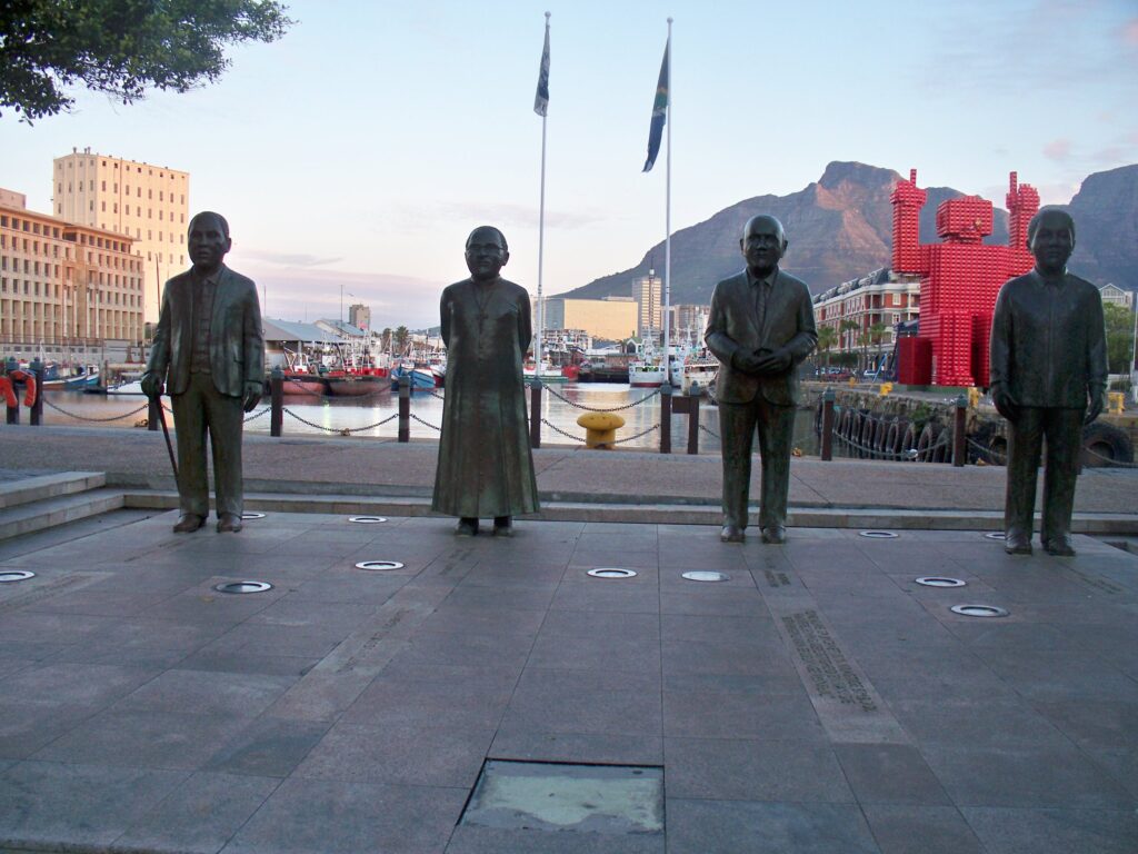 Cape Town Travel Guide: Victoria & Alfred waterfront. Tour Africa Magazine